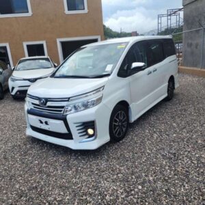 2015 Toyota Voxy