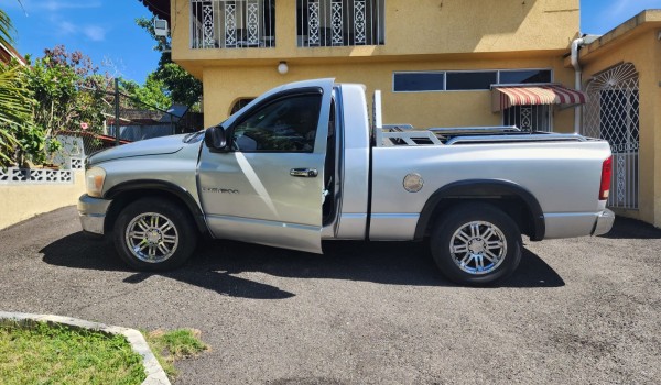 2006 Dodge Ram 2mil